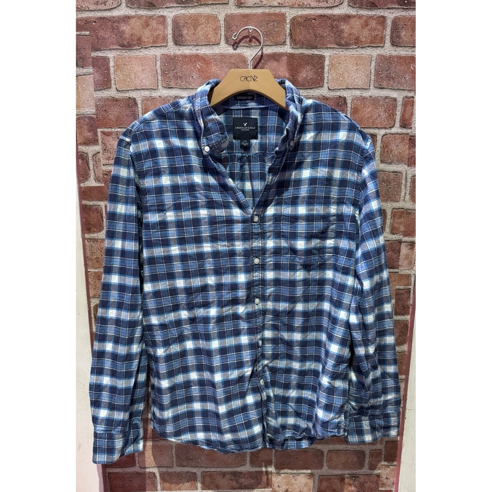 American Eagle Outfitters Button Down Shirt Mens L Seriously Soft Plaid Blue